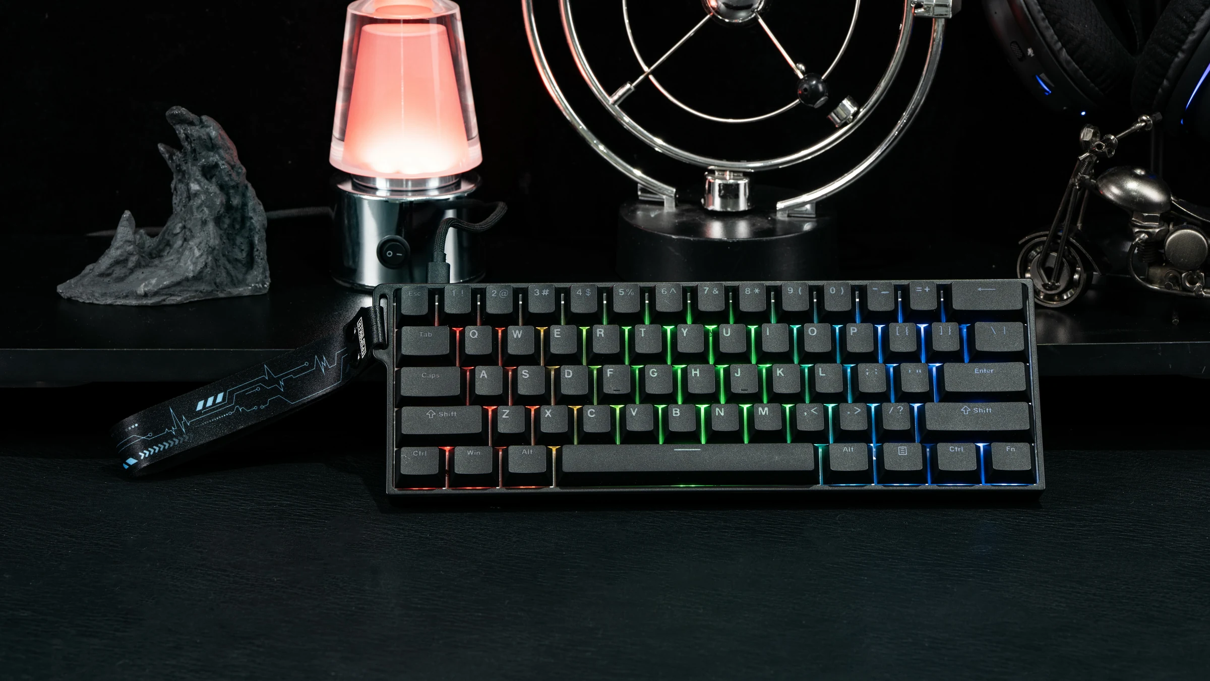 Teclado gaming EPOMAKER HE60 con switches Creamy Jade Hall Effect y formato 60%