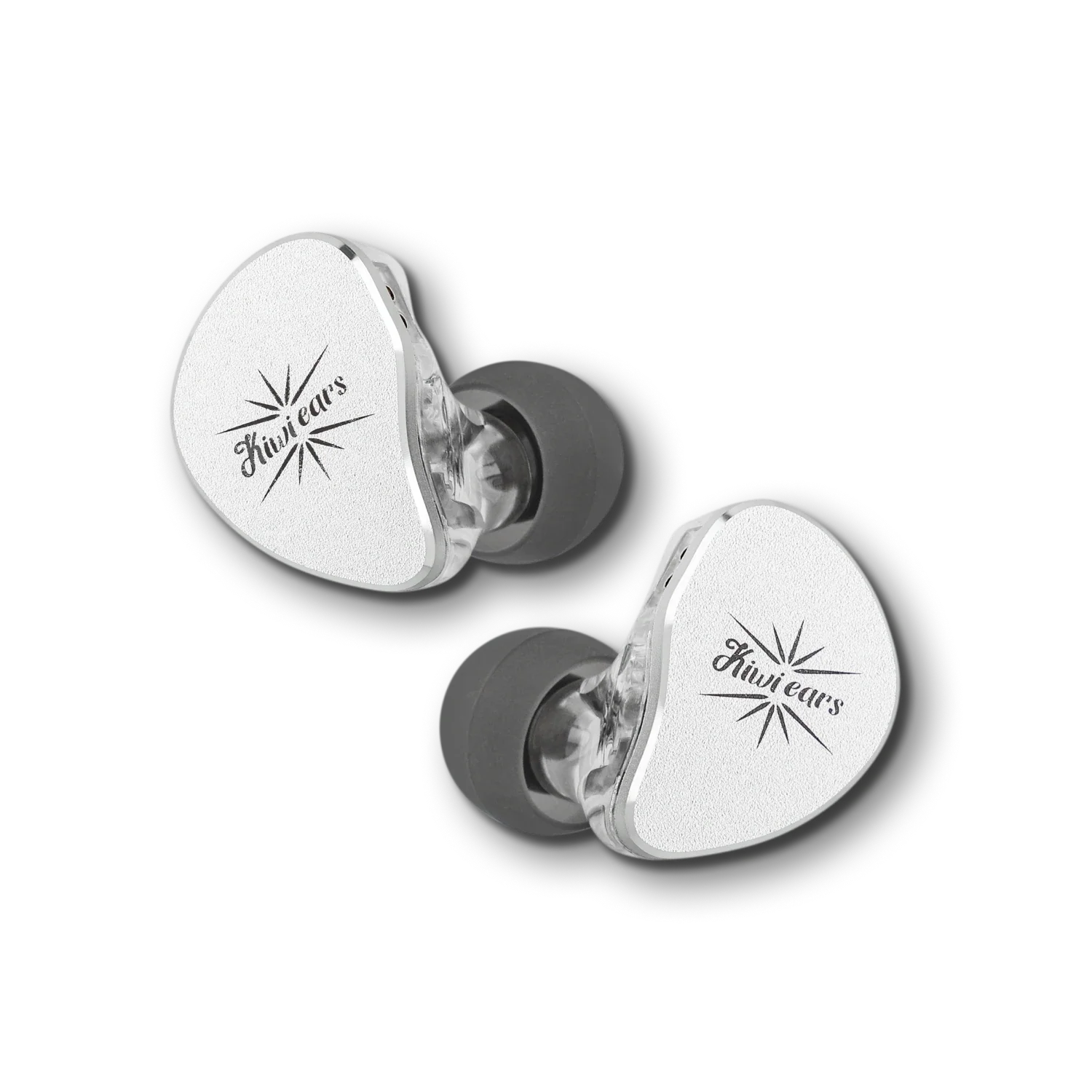 Cápsulas de los auriculares Kiwi Ears Belle en acabado plata